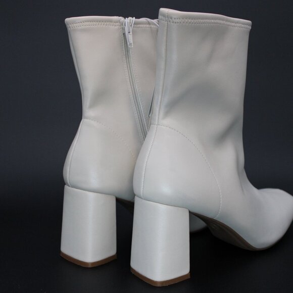 Universal Thread White Woman's Go-Go Square Toed Boots - Size 6.5 - Picture 2 of 5